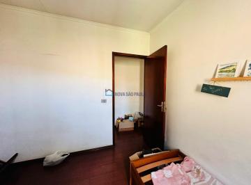 Casa · 150m² · 3 Quartos · 2 Vagas · Sobrado na região da Vila Santa Catarina semi isolada com 3 dormitórios sendo uma suíte.