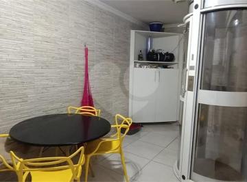 Casa de 3 quartos, Curitiba · Condomínio Residencial Cajuru Área Útil: 101 m² Área Total: 180 m