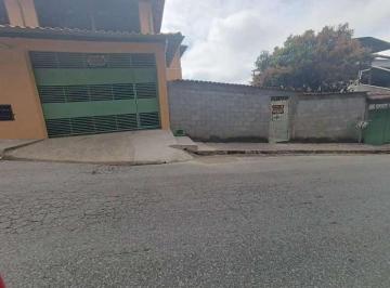 casa-com-3-quartos-a-venda-em-barbacena-caicaras-1842209043.jpeg · Casa Familiar com 3 Quartos, Suíte e Área de Convívio Ampliada.