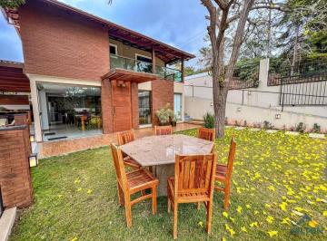 casa-alto-padrao-com-6-suites-a-venda-em-pedra-azul-es-2151031520.jpeg · Casa Alto Padrão com 6 Suítes à Venda em Pedra Azul/ES