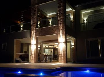 Casa de 4 quartos, Guararema · Condominio Alpes Guararema