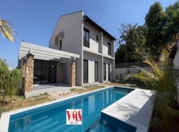 Foto 01 · Casa de Luxo em Condomínio: 5 quartos, 5 suítes, 3 salas, 6 banheiros, 3 vagas na Estância Eudóxia,