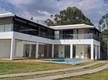 Rural · 1000m² · 4 Quartos · 2 Vagas · Chácara à venda em condomínio fechado 4 quartos sendo 2 suítes, 1.000m², R$ 1.30