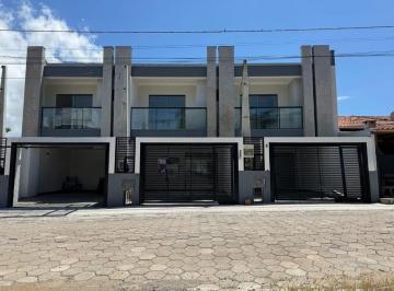 Casa · 123m² · 2 Quartos · 2 Vagas · Sobrado Geminado 1 suíte + 2 dormitórios 400m da avenida em Balneário Piçarras