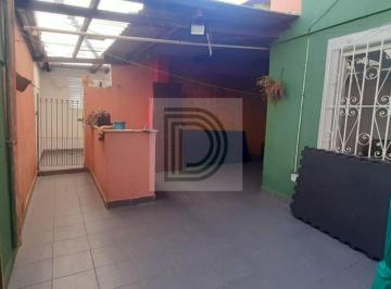Casa · 165m² · 5 Quartos · 4 Vagas · Sobrado no Centrinho do Jd. Ester , com 3 dormitórios