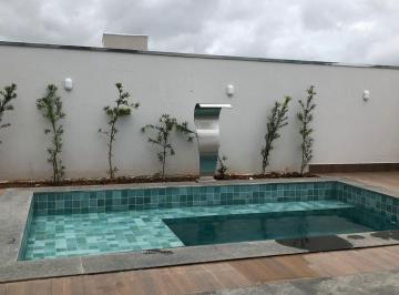Casa de 3 quartos, Caldas Novas · Casa alto padrão a venda em condomínio fechado