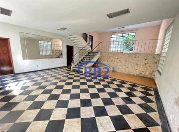 e71c466f78ca6f3154b29347a8e7b5b157fa0380 · Ampla casa na Rua Joaquim Távora
