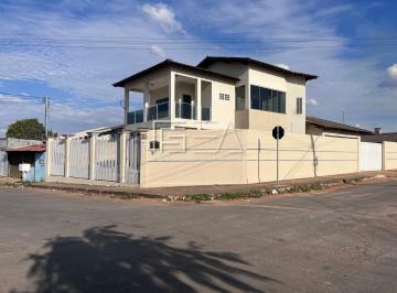 Casa · 272m² · 3 Quartos · 3 Vagas · Espaçoso Sobrado de 3 Quartos com Suíte - Seu Novo Lar Está Esperando Por Você!