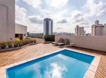05 suítes, 07 vagas, 1 piscina no Cabral · Cobertura espaçosa a poucos metros do Graciosa Cou
