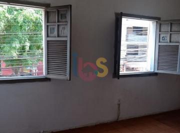 Casa · 83m² · 2 Quartos · Casa com Ótima Localização no Centro da Cidade