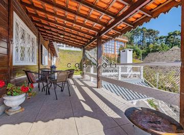 Casa · 109m² · 4 Quartos · 5 Vagas · Casa com localização e vista - Campos do Jordão