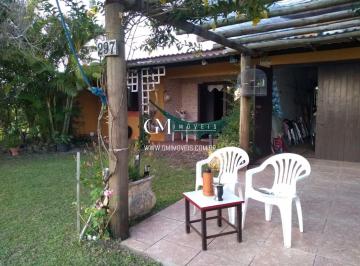 Casa · 110m² · 3 Quartos · 2 Vagas · Tranquilidade à Beira-Mar: Casa de Praia à Venda em Itapeva Sul, Torres/RS