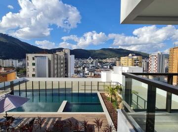 Apartamento · 75m² · 2 Quartos · 2 Vagas · Luxuoso apartamento novo no coração de Poços de Caldas, com vista para a serra!