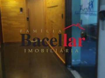 Comercial · 252m² · Andar - / Comercial / Centro