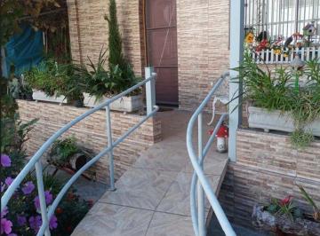 6586_iY5mQbq_6586646d4425b22da.jpg · Casa a Venda 628 metros de área útil