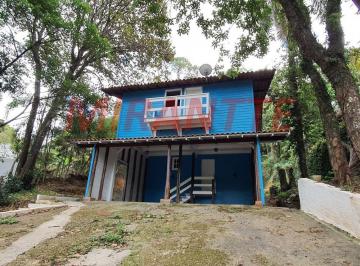 2345eb188c2bfcb77a7cff975a0f84d8.jpg · Sobrado de 250m² com 3 quartos