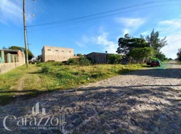 Apartamento · Terreno frente mar