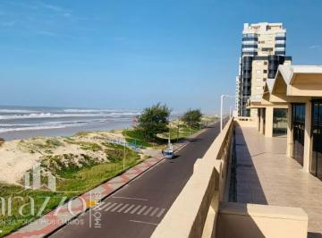 Apartamento · 2 Quartos · 2 Vagas · Apartamento a beira mar em Tramandaí