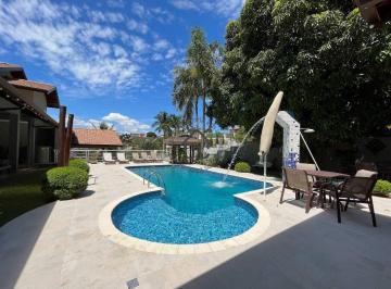 piscina · Casa à venda no condomínio Vista Alegre Café.