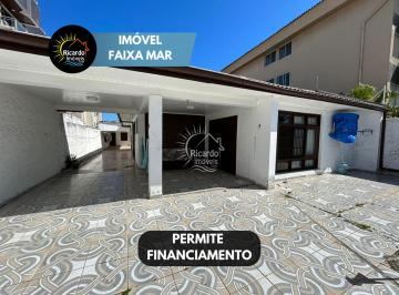Casa · 173m² · 5 Quartos · 6 Vagas · CASA QUADRA MAR COM PISCINA NO BALNEÁRIO BELTRAMI!