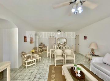 dd51daf40da0bdbe9d90338b82f5a59a4feeddbc · Apartamento à venda no Guarujá, na Praia das Pitangueiras, com 2 quartos - Imobiliária Mercuri - Imó