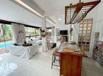 Casa · 242m² · 3 Quartos · 4 Vagas · Casa com 3 dormitórios (3 suítes) à venda, 242m² - Jurerê Internacional - Florianópolis/SC