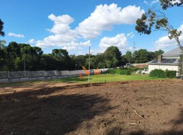 c79af7c4b727a0fce66e38920f9e7e4e3e7c45ab · Terreno de 1.555 m² em condomínio à venda no bairro Orleans
