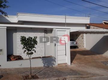 Casa · 250m² · 3 Quartos · 4 Vagas · Casa Térrea em Centro - Catanduva - SP.