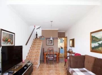 Casa · 174m² · 4 Quartos · 2 Vagas · Casa com 04 dormitórios, 01 suíte e 02 vagas
