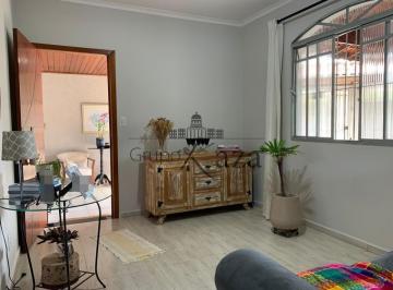 Casa · 317m² · 3 Quartos · 2 Vagas · Casa Padrão em São José dos Campos