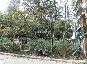 Terreno · 712m² · Terreno com 712,0m²   (Frente 12,5m x Fundos 56,96m) em Rua Tranquila
