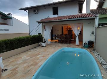 Casa · 240m² · 5 Quartos · 2 Vagas · Casa com 4 quartos no bairro Souza Cruz!