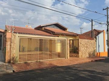 Casa · 381m² · 3 Quartos · 4 Vagas · Casa Padrão em Araraquara