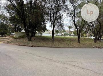 6d77bb376a384a5c9896f87a0acd970a7c72ffd5 · Terreno plano a Venda no Condomínio Marambaia - Vinhedo/SP