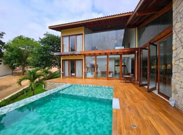 Casa Venda 1085m²  · Casa de alto padrão em condomínio fechado com 05 suítes à venda Gravatá/PE!