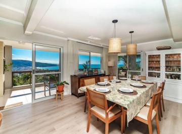 Casa · 500m² · 3 Quartos · 4 Vagas · Casa em condominio com espetacular vista para mar