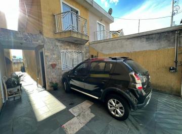 Casa · 120m² · 3 Quartos · 2 Vagas · Sobrado no Tremembé, 3 dormitórios, 2 vagas, sala, cozinha, corredor lateral e quintal.