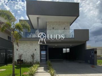 Casa · 238m² · 4 Quartos · 2 Vagas · Sobrado no Residencial Parqueville