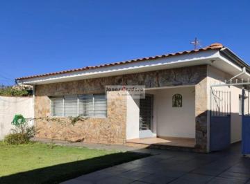Foto 01 · Casa térrea com edícula, em um amplo terreno com 409m²!