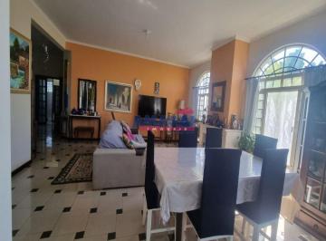 Casa · 200m² · 4 Quartos · 6 Vagas · Casa de 3 quartos para venda no Jardim Terras de São João