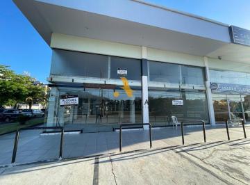 Comercial · 400m² · 8 Vagas · Aluguel de Loja, 400 m², por R$ 75 mil, no condomínio Barra Ville em Barra da Tijuca.