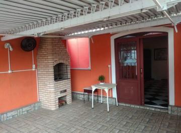 Casa de 3 quartos, São Paulo · EXCELENTE SOBRADO 150m2 COM 3 SUÍTES E QUINTAL COM CHURRASQUEIRA - Butanta