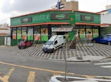 Comercial · 350m² · 8 Vagas · Prédio comercial com renda à venda na Água Fria, de 350m² de área construída.