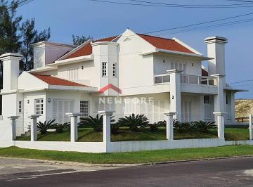 Casa · 350m² · 4 Quartos · 2 Vagas · Casa em Avenida Beira Mar - Centro - Imbé/RS
