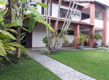 b830211e729426522637fdbb27d8dad340147fd5 · Casa em condominio com 6 quartos(2 suítes) próximo a praia