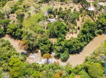 Rural de 3 quartos, São Sebastião · Maravilhosa chácara, as margens do rio São Bartolomeu.  