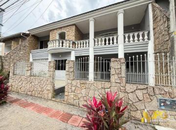d51fcab82d8bdd899608551f6ac4f38c25343e33 · Casa com 5 dormitórios, 253 m² - venda por R$ 2.500.000,00 ou aluguel por R$ 13.650,00/mês - Nações