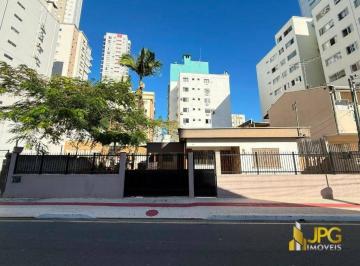 ebc9a7ccbd092bc3606a0d0430e9fcd0c0b7c565 · Casa com 2 dormitórios para alugar por R$ 6.300 - Centro - Balneário Camboriú/SC