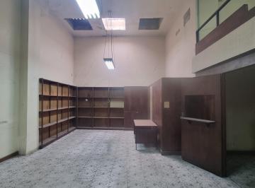Comercial , Santos · Ampla sala na Rua do Comércio no Centro Histórico de Santos.