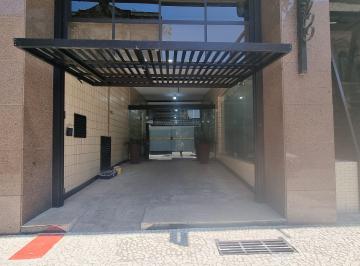 Comercial , Santos · Sala Comercial na rua mais charmosa e famosa no Centro de Santos.